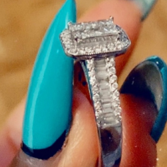 Halo 14 ct White gold diamond ring - Picture 5 of 10